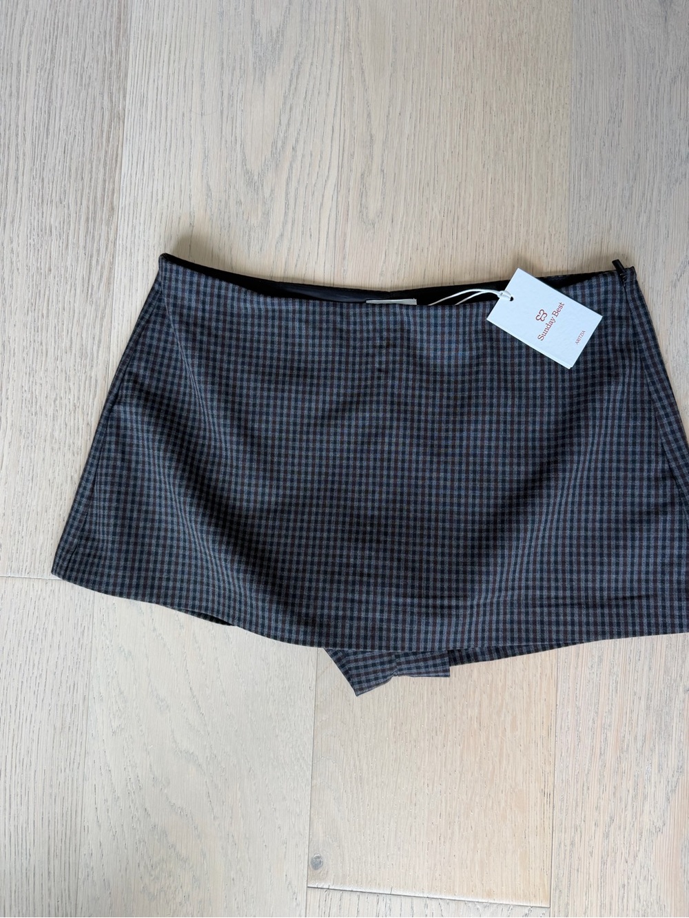 Aritzia Flame Mini Skort Liliana checkered - Picture 4 of 8